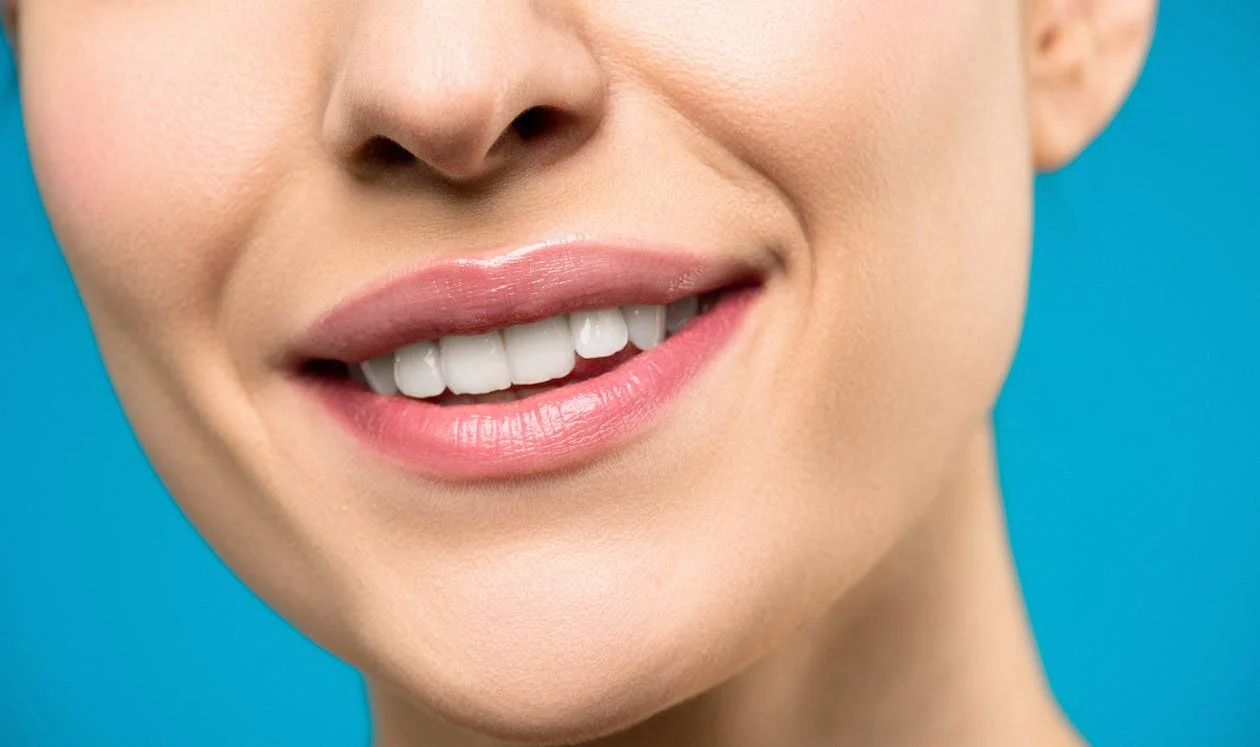 Dişleri Beyazlatan En Etkili 5 Doğal Yöntem